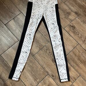 Lululemon‎ Speed Tight II Geometric shape leggings Women’s size 4